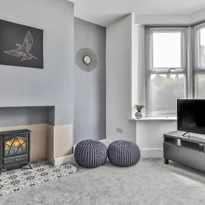 Refurbished Plush Great Transport Links Sheffield