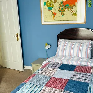 Stylish Centre House / 3 Bedroom / Family Friendly Belfast